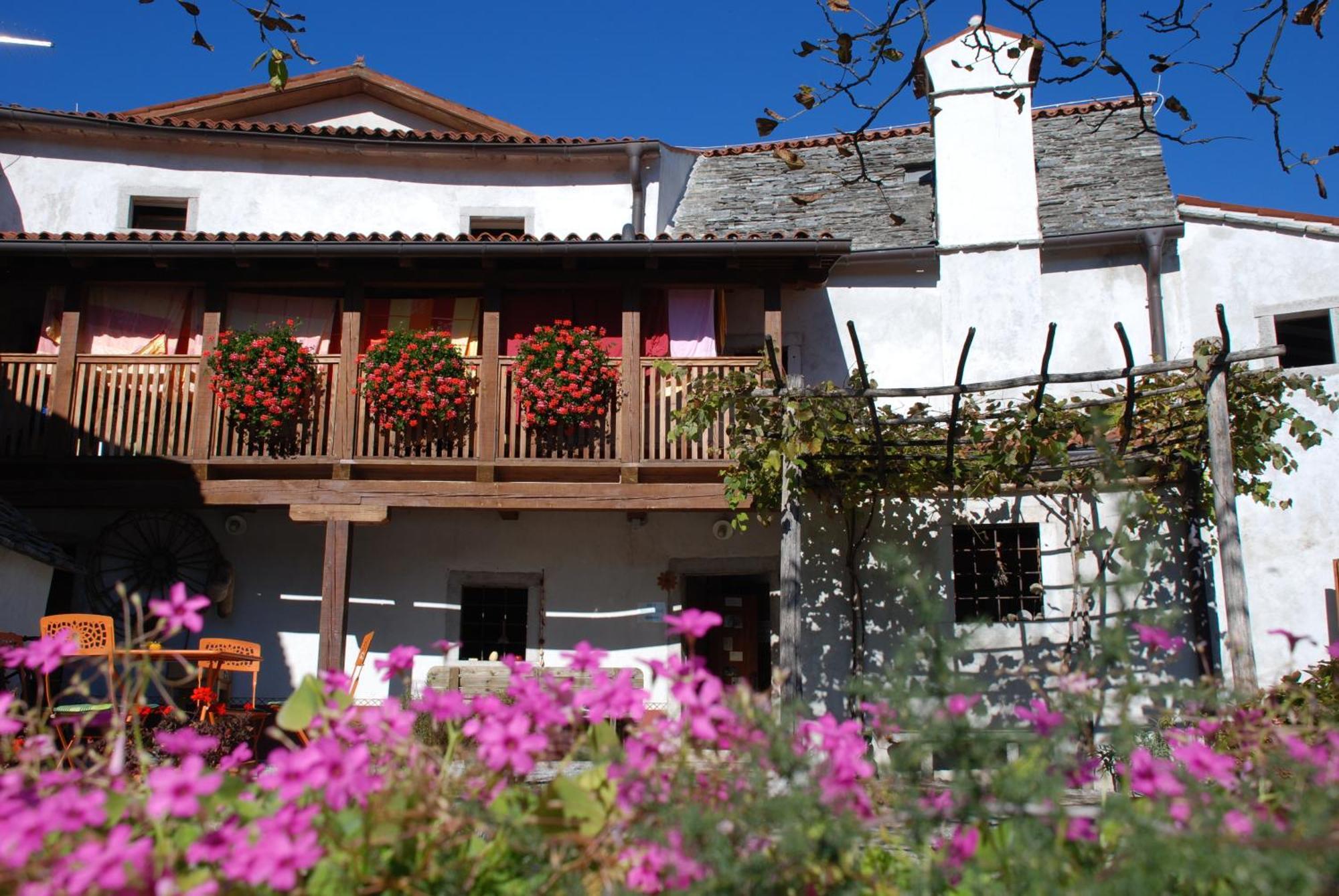 Pliskovica Youth Hostel Buitenkant foto