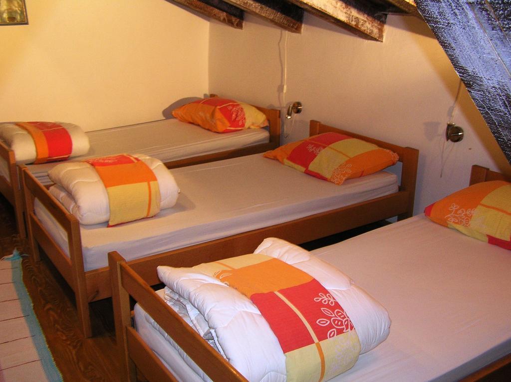 Pliskovica Youth Hostel Buitenkant foto